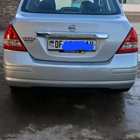 Nissan Versa 2010