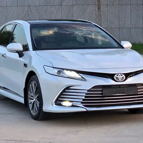 Toyota Camry 2021
