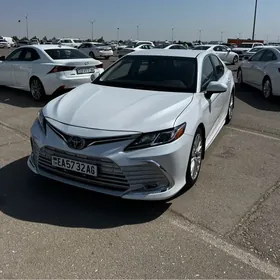 Toyota Camry 2021
