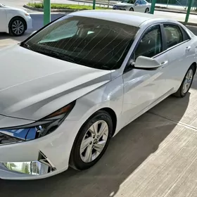 Hyundai Elantra 2022