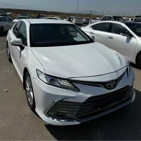 Toyota Camry 2021