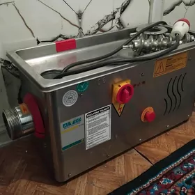 et uweýän maşyn