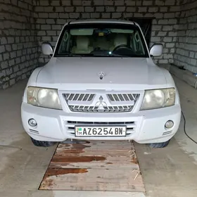 Mitsubishi Pajero 2005