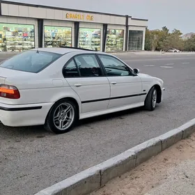 BMW E39 2000