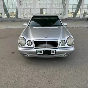 Mercedes-Benz E320 1998