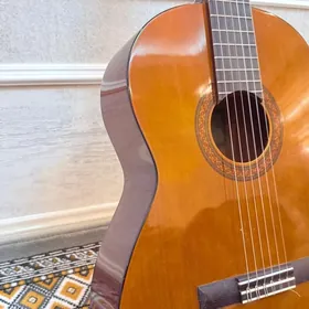Yamaha c40