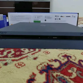 Ps4 Slim 1TB paket