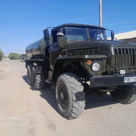 Ural 4320 1989