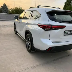 Toyota Highlander 2021