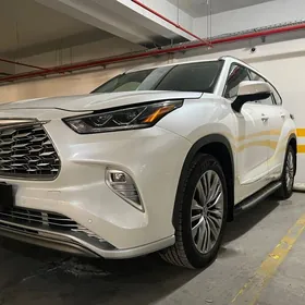 Toyota Highlander 2021