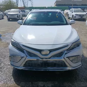 Toyota Camry 2021
