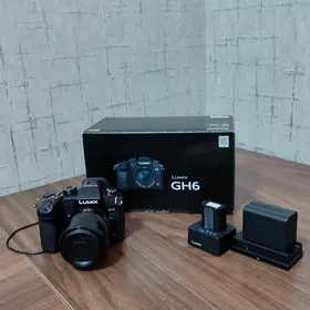 Lumix GH6 Lens 12.35 iii