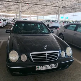 Mercedes-Benz E320 2001
