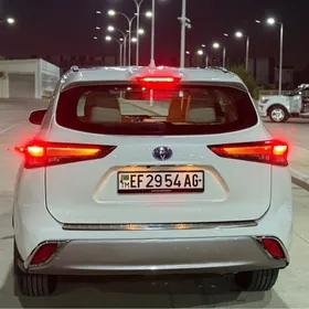 Toyota Highlander 2022