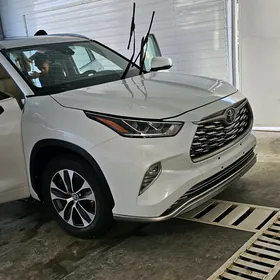 Toyota Highlander 2020