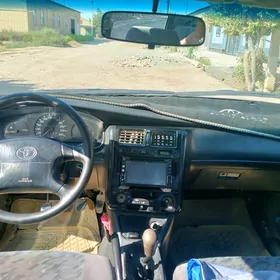 Toyota Corona 1996