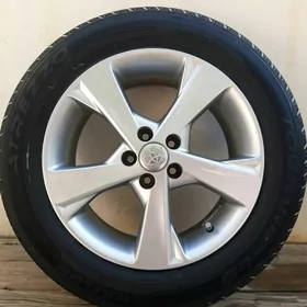 Corolla Exclusive diska 16r