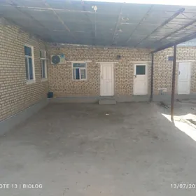 Satlyk jaý Ýolöten şäherinde