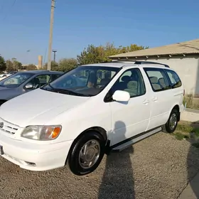 Toyota Sienna 2002