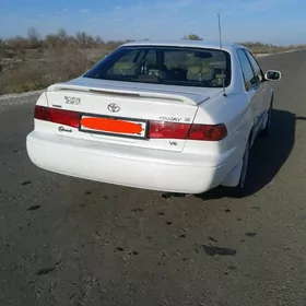 Toyota Camry 2000