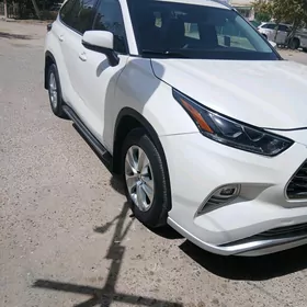 Toyota Highlander 2021