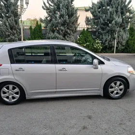 Nissan Versa 2011