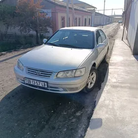 Toyota Camry 2000