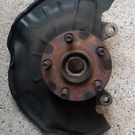 кулак тойота королла 2015г.