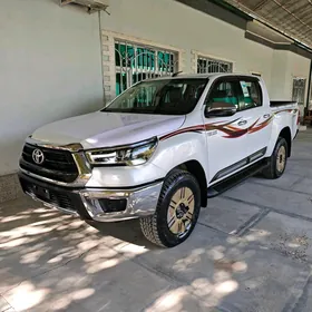 Toyota Hilux 2024