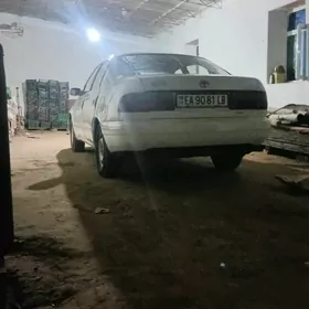 Toyota Corona 1995