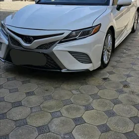 Toyota Camry 2018
