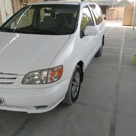 Toyota Sienna 2001
