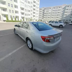 Toyota Camry 2014