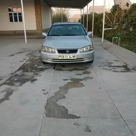 Toyota Camry 2000