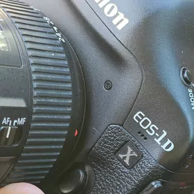 Canon 1D X + 24-70