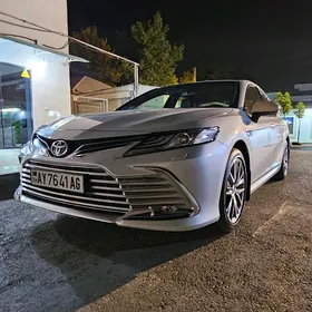 Toyota Camry 2024