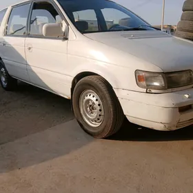 Mitsubishi Chariot 1991