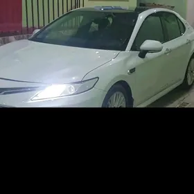 Toyota Camry 2018