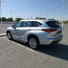 Toyota Highlander 2021