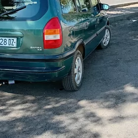Opel Zafira 2002