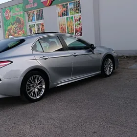 Toyota Camry 2020