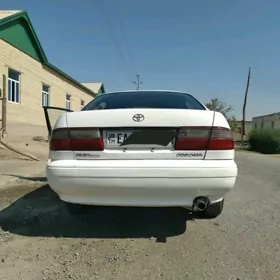 Toyota Corona 1995