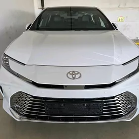 Toyota Camry 2025