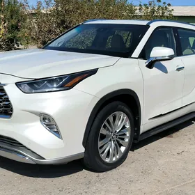 Toyota Highlander 2021
