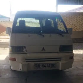 Toyota Hiace 2001