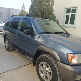 Nissan Pathfinder 2000