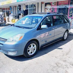 Toyota Sienna 2005