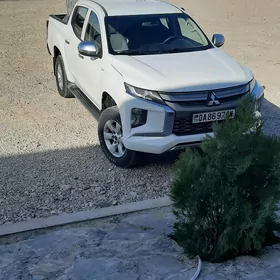 Mitsubishi L200 2020