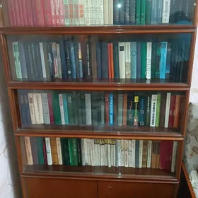 книжный шкаф