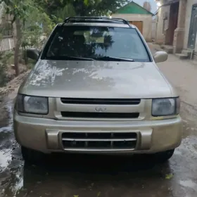 Infiniti QX4 1997